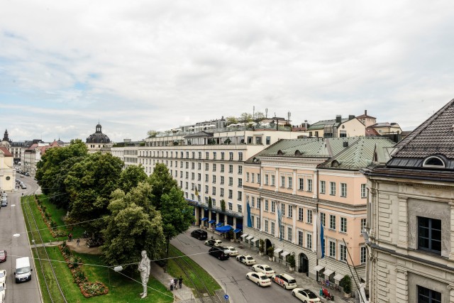 Der Bayerische Hof am Promenadeplatz heute (Foto: Benjamin Monn)