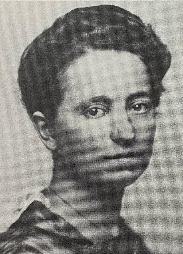 Die Pionierin der Sozialarbeit Dr. Anna Pohlmann-Heim bildete an der Münchner Frauenschule bürgerliche Mädchen zu Sozialpflegerinnen aus (Bild: Veröffentlichung „10 Jahre Fachhochschule München“) 