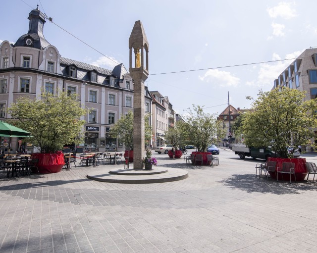 Münchens teuerstes Pflaster: Der Pasinger Marienplatz lädt noch nicht zum Verweilen ein (Foto: Johanna Weber)