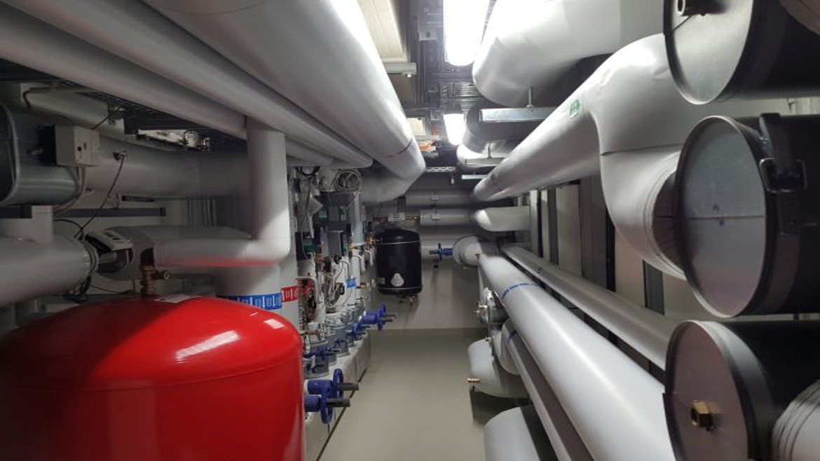 Blick in den Technikraum des PulsG-Hauses im Zentrum von Geretsried