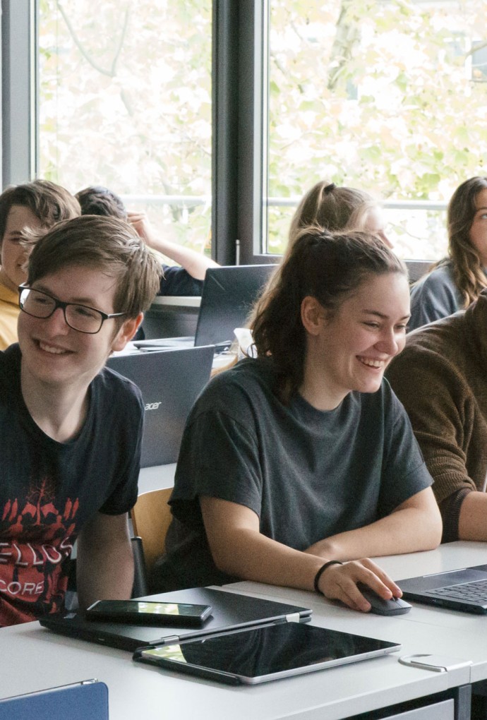 Symbolbild Studierende an der Hochschule München