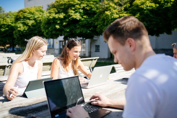 Studierende an der Hochschule München (Foto: Ulrike Myrzik
) Symbolbild Studierende an der Hochschule München