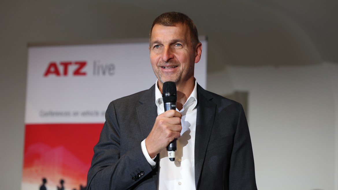 Auf dem Bild ist Prof. Dr. Peter Pfeffer zu sehen