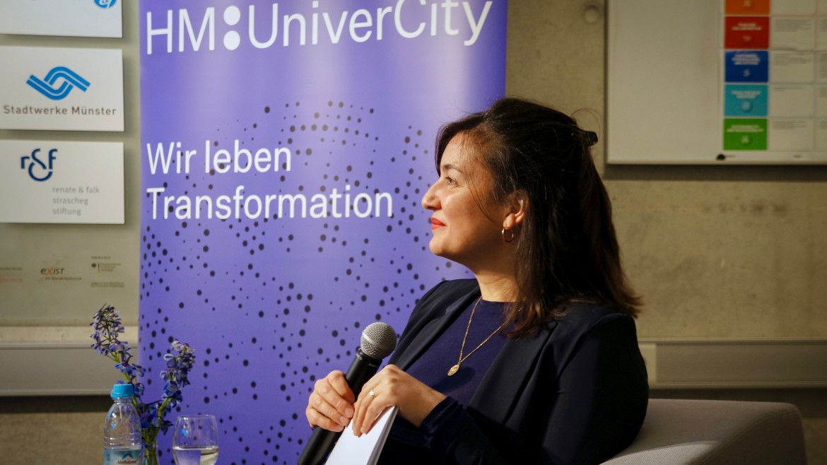 HM:UniverCity_Dialogforum