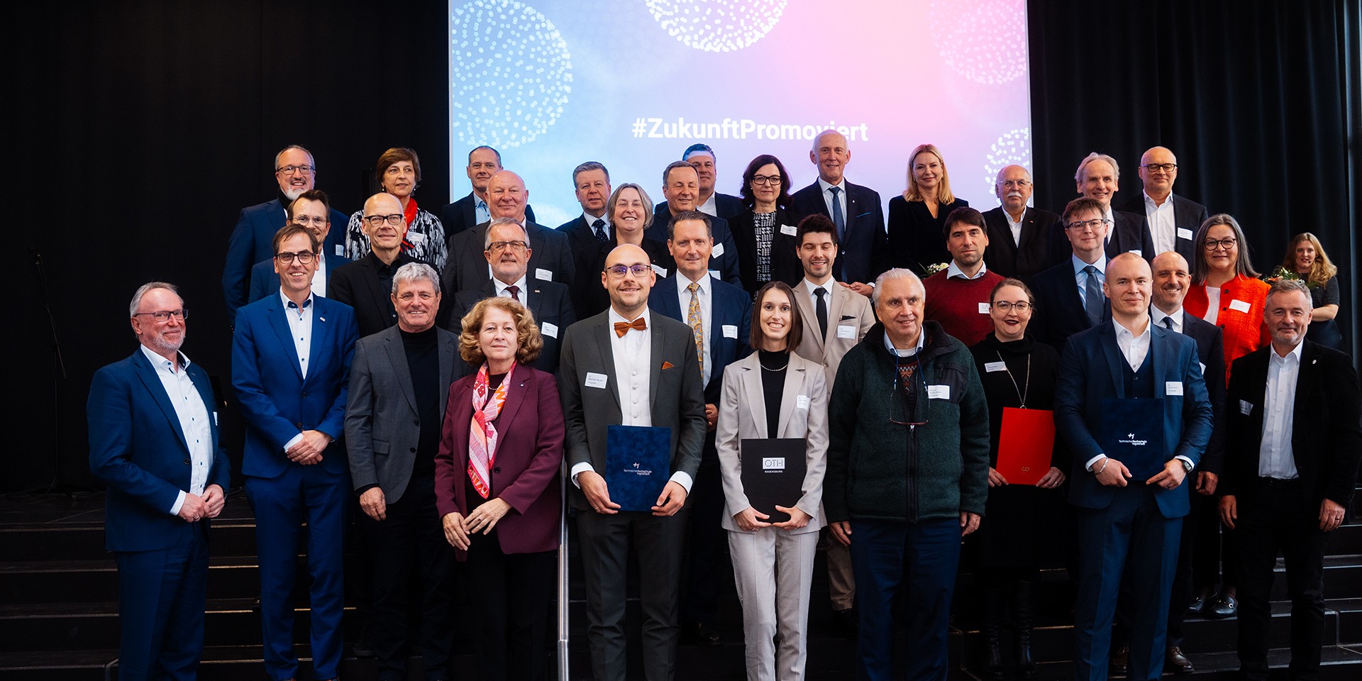 Mit einem Festakt in Ingolstadt feierten die bayerischen Hochschulen für angewandte Wissenschaften und Technischen Hochschulen ihre Promotionszentren. 