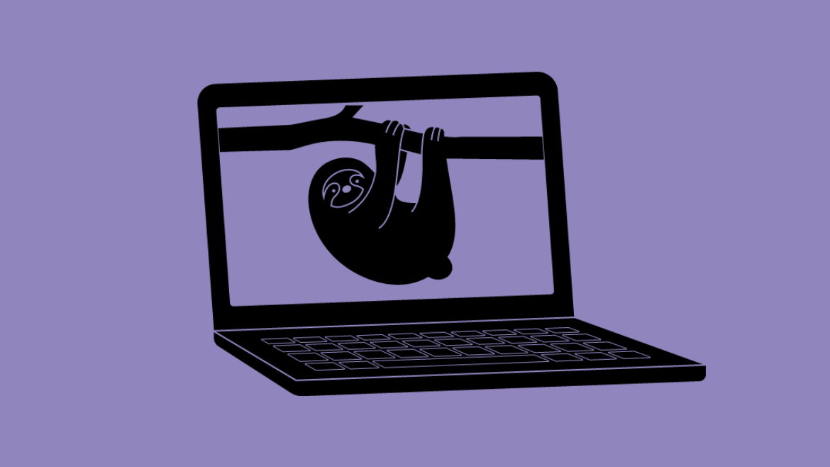 Macht KI uns faul? Ein Faultier hängt an einem Ast auf einem Laptopbildschirm. 