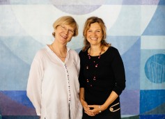 Prof. Dr. Ursula Koch und Dr. Constanze Eulenkamp (v. l.). Foto: Marco Gierschewski