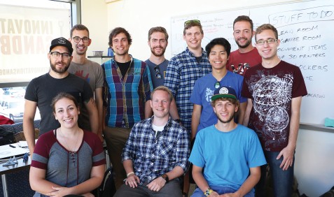 Erfolgreiche Zusammenarbeit und glückliche Gesichter: Team c.lab und Team Sandbox (Foto: Dennis Steers / Cal Poly College of Engineering)
