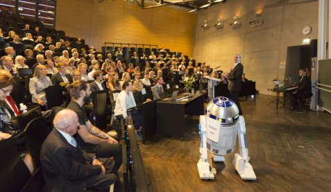 'Follow me' war R2-D2s Handlungsanweisung an das Publikum nach der Verleihung (Foto: Sandra Sommerkamp)