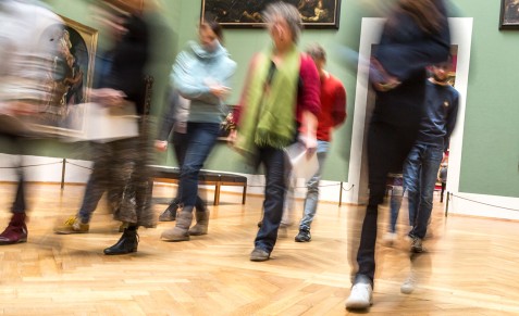 Eine Gehmeditation durch das Museum gehört ebenfalls zu dem Konzept 'Meditation and Art' (Foto: Sandra Sommerkamp)