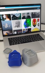 Maskenvorlagen für den Druck und das 3D-gedruckte Ergebnis (Foto: Angelika Beranek)