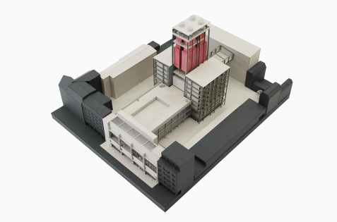Der Entwurf von Viktoria Reiter für das Heizkraftwerk Theresienstraße in München beinhaltet unter anderem ein Studierendenwohnheim in den Seitengebäuden des Kraftwerkturms (Grafik: Viktoria Reiter)