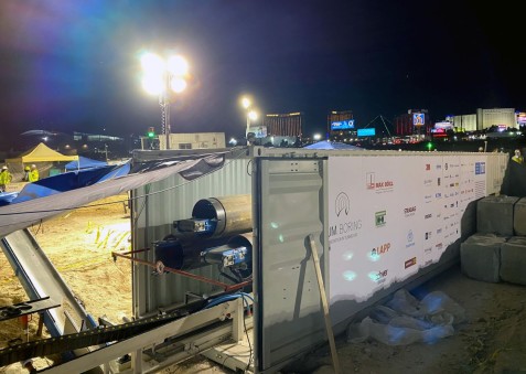 Die komplette Tunnelbohrmaschine wurde im Container in Las Vegas angeliefert (Foto: TUM Boring)