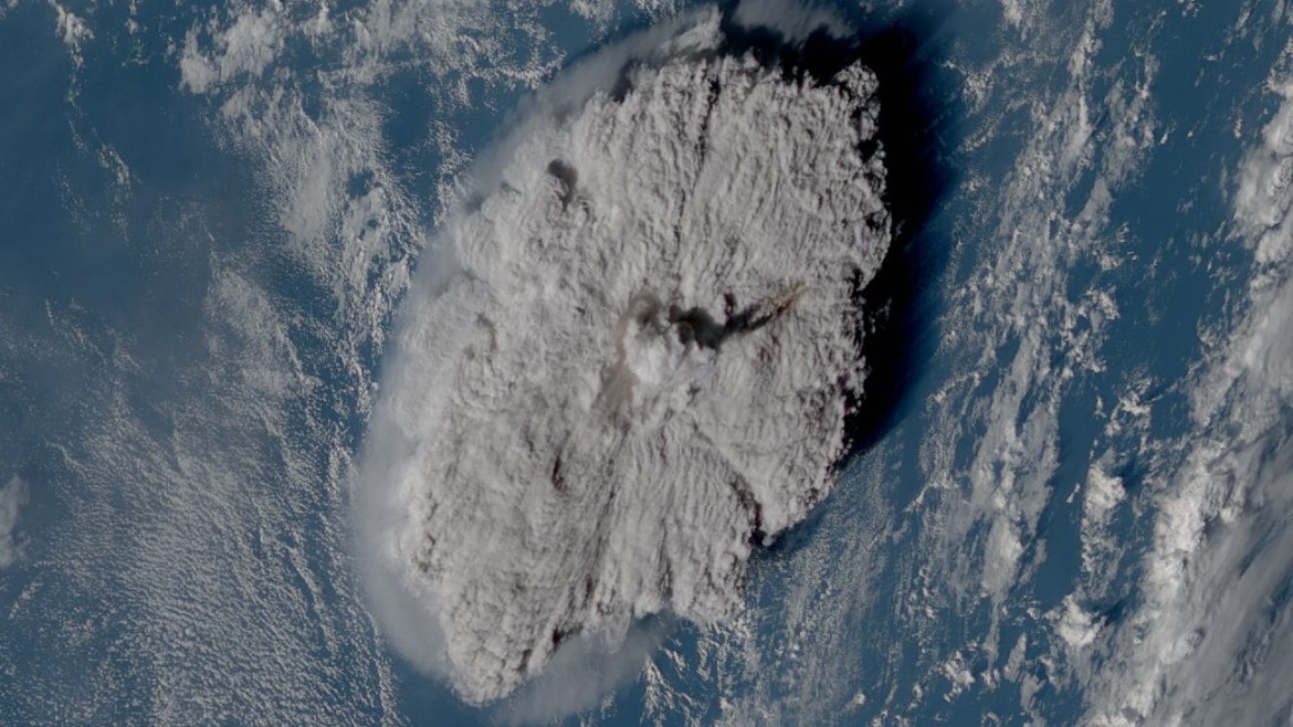 Hunga-Tonga-Hunga-Ha’apai (Foto: Simon Proud / STFC RAL Space / NCEO / JMA) Satellitenbild