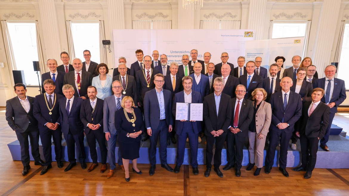 Gruppenbild (Foto: StMWK/Alexandra Beier) Unterzeichnung Rahmenvereinbarung