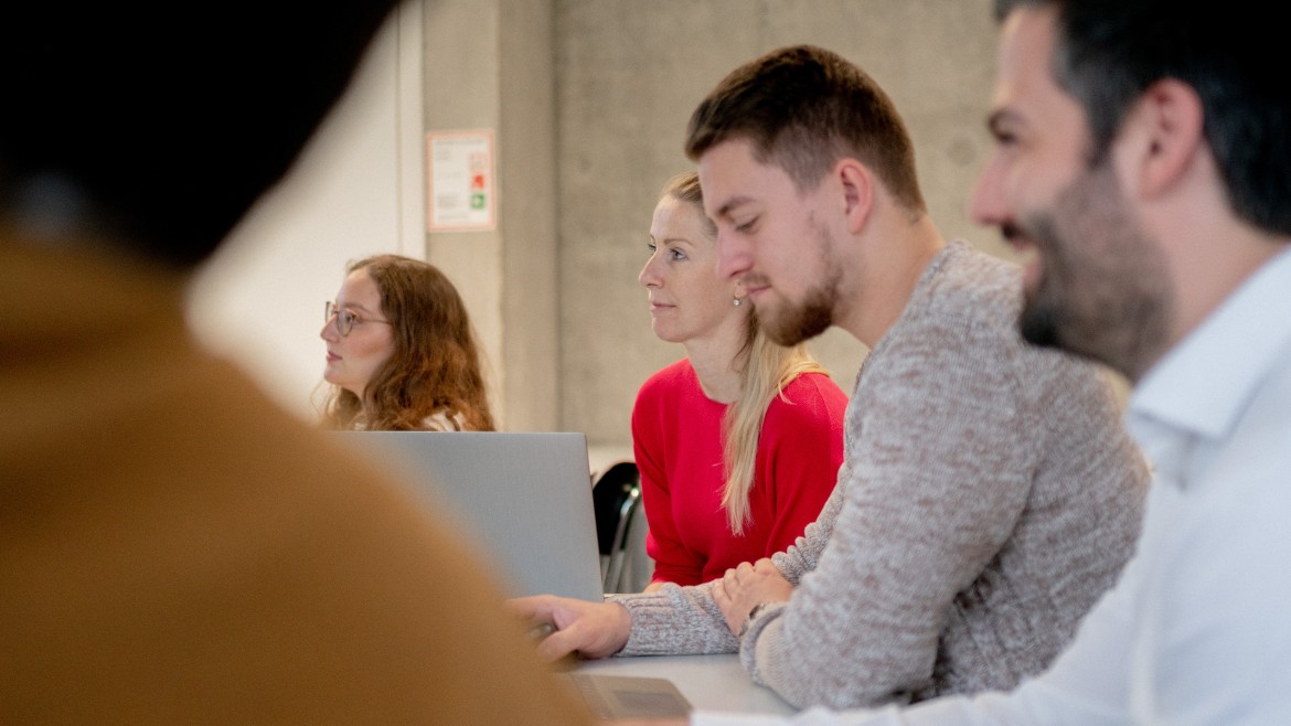 Studierende im Virtual Prototyping Seminar ( Foto: Alexander Ratzing) Studierende im Virtual Prototyping Seminar