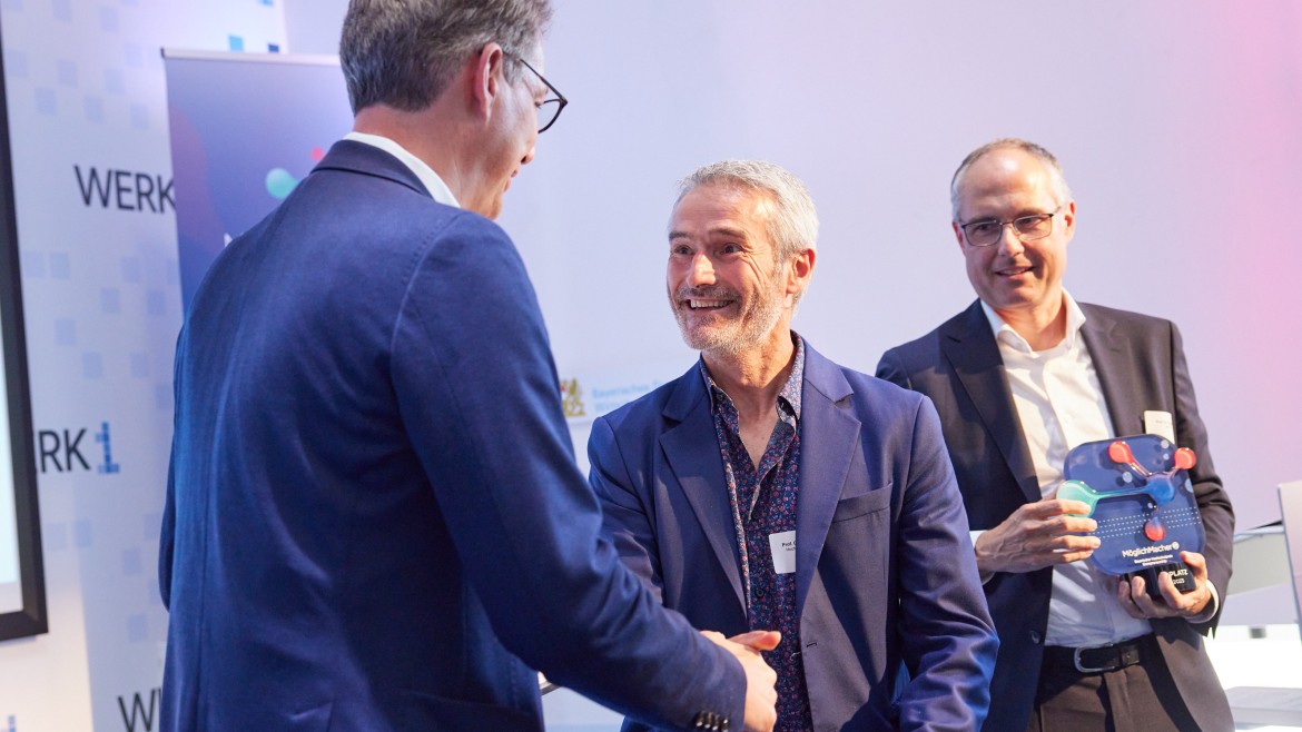 Klaus Sailer bei einer Preisverleihung ( Foto: BayZiel) Klaus Sailer bei einer Preisverleihung