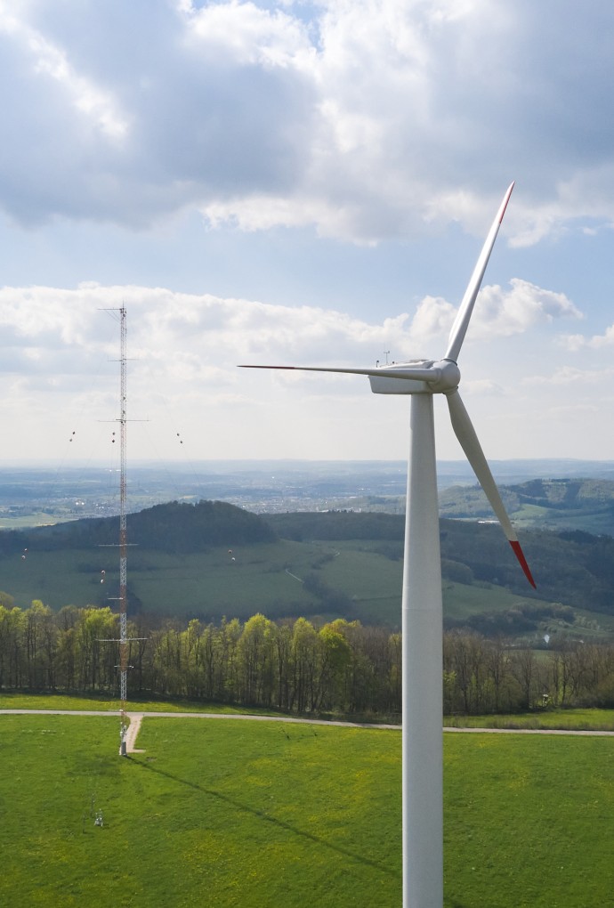 Windkraftanlage mit Forschungstechnik