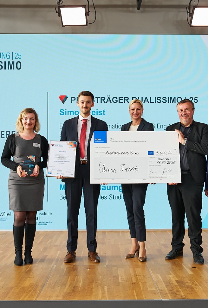 HM-Student Simon Feist wurde für seine Leistungen ausgezeichnet 