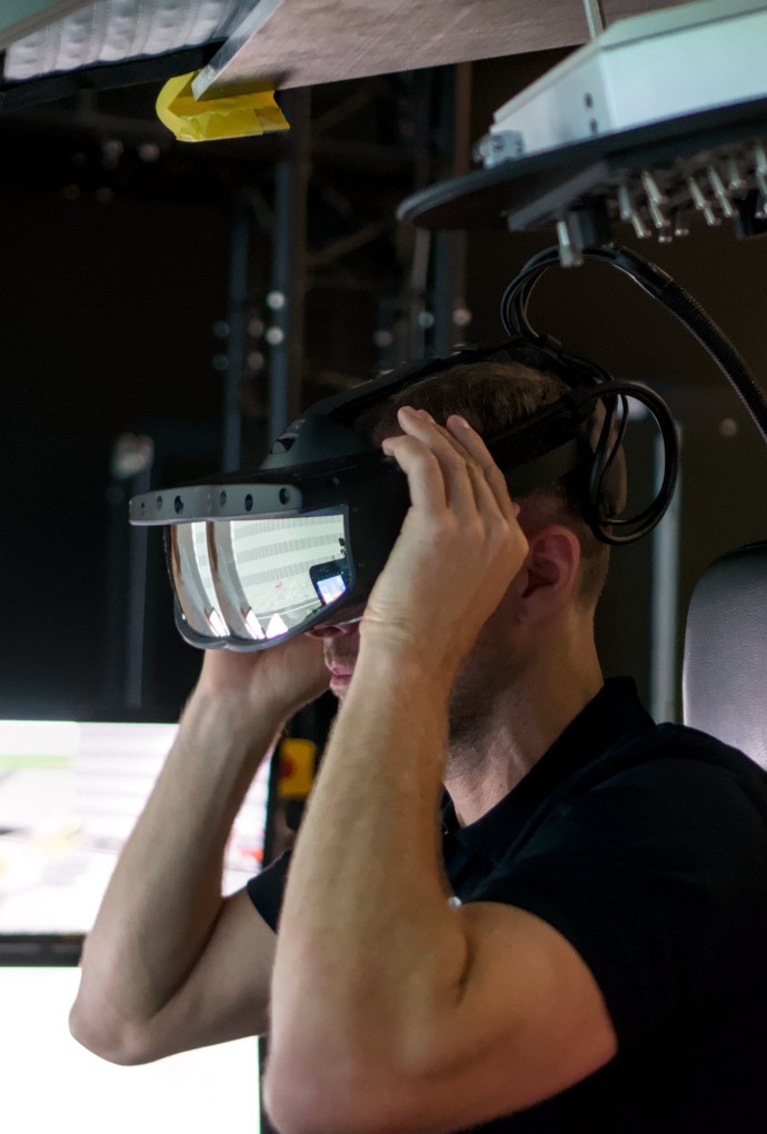 Person mit VR-Brille