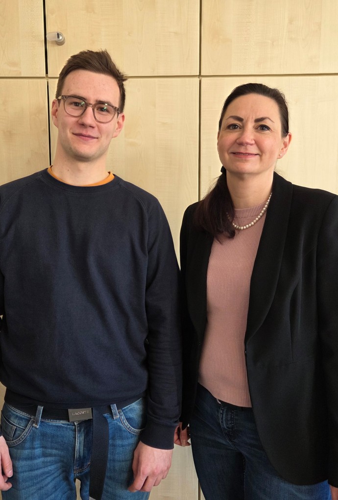 HM-Student Felix Kerner und HM-Professorin Simone Kaminski 