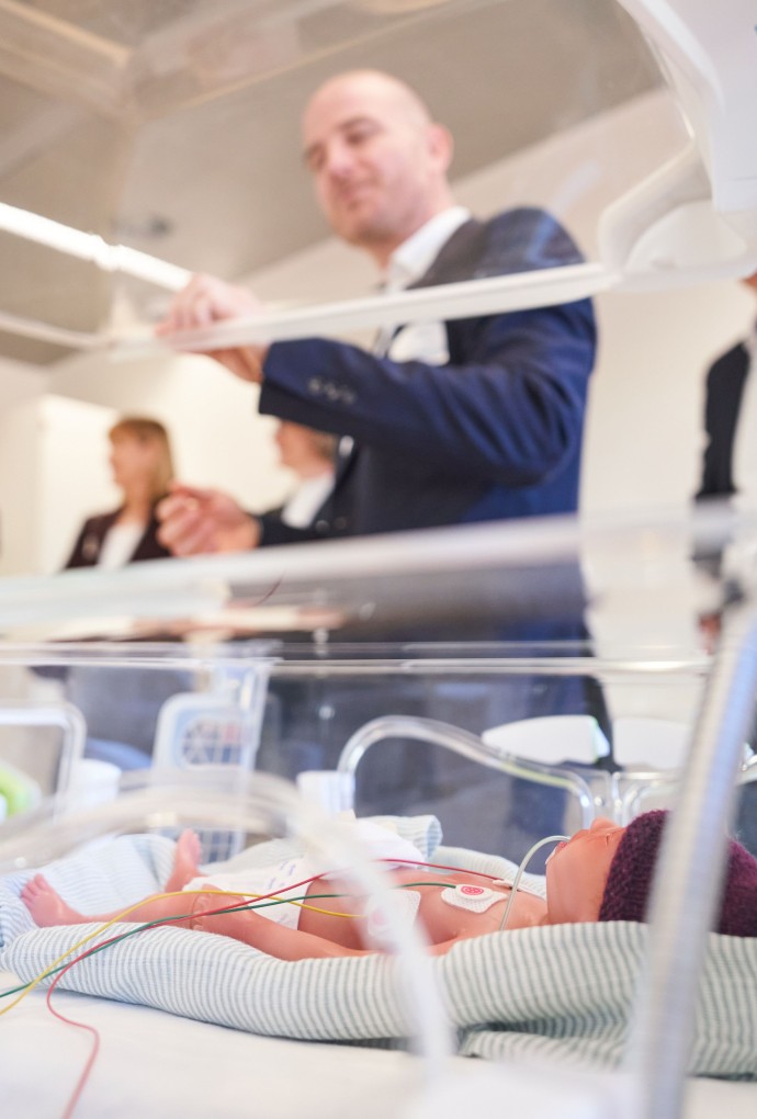 Übungspuppe eines Frühgeborenen