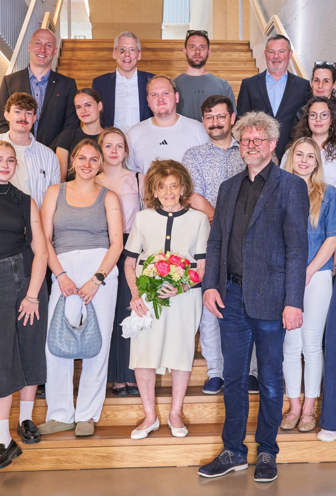 Gruppenfoto mit Charlotte Knobloch