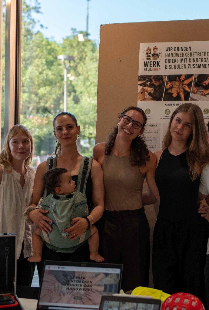 HM-Studierende stellen Projekt zur Förderung von Zusammenarbeit von Handwerk und Kindergarten vor