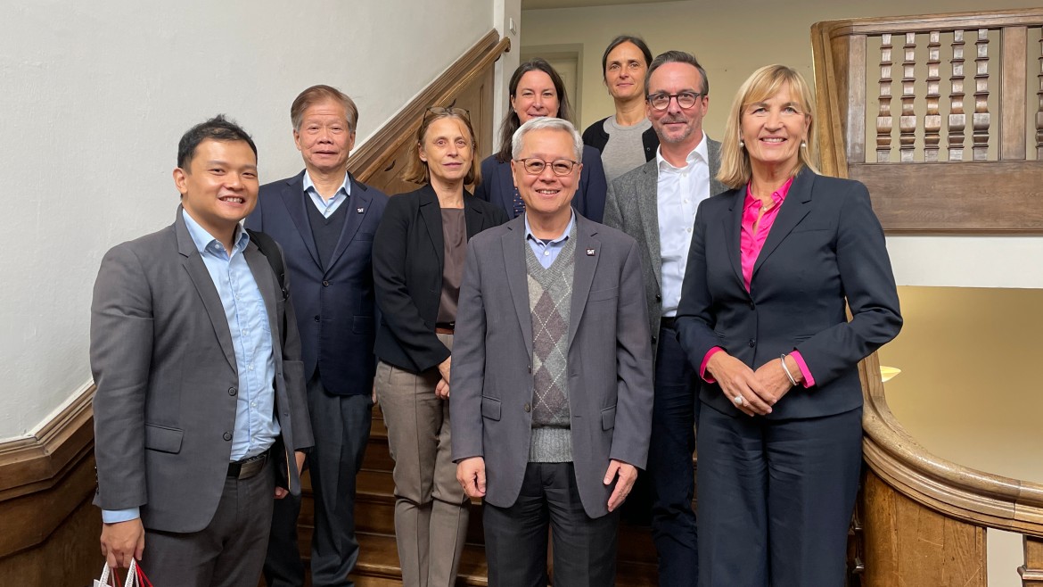 Die Delegation des Singapore Institute of Technology (SIT) zu Gast an der HM 