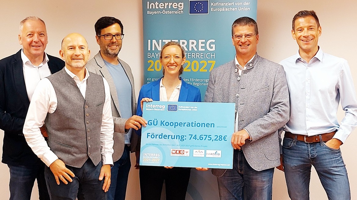 Förderscheckübergabe beim Kick-off des INTERREG-Projekts 
