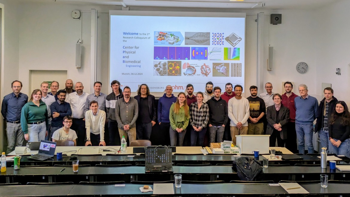 Gruppenfoto der Teilnehmenden des ersten Forschungskolloquiums am CPaB