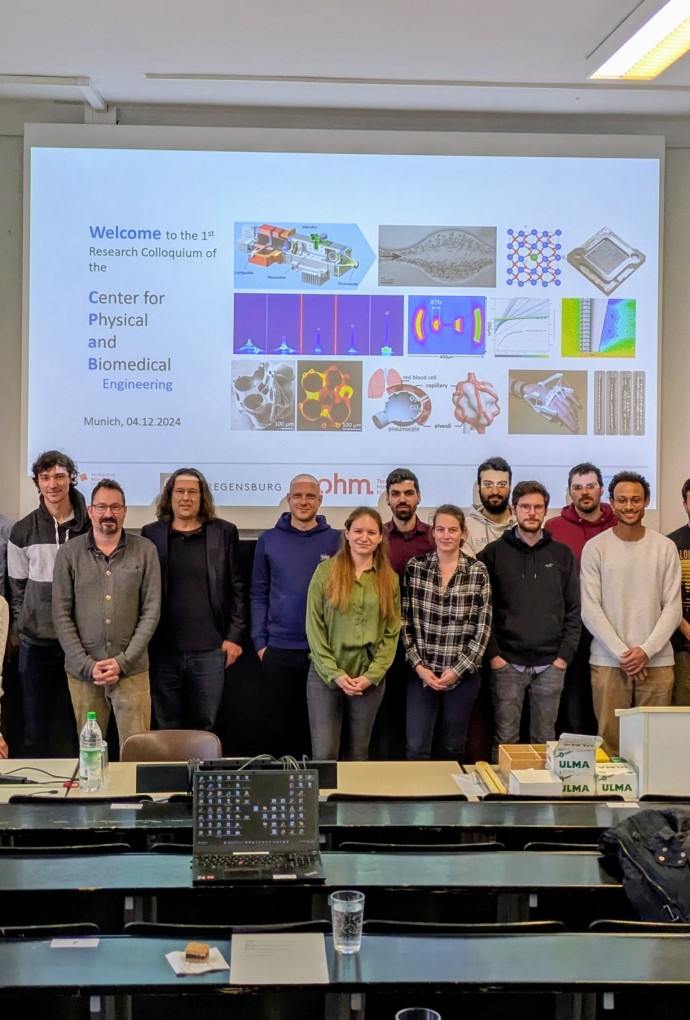 Gruppenfoto der Teilnehmenden des ersten Forschungskolloquiums am CPaB