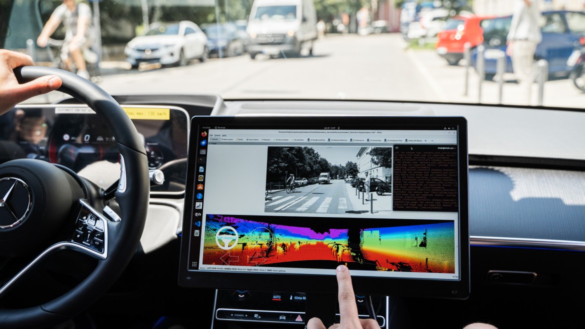 Cockpit HM Forschungsfahrzeug