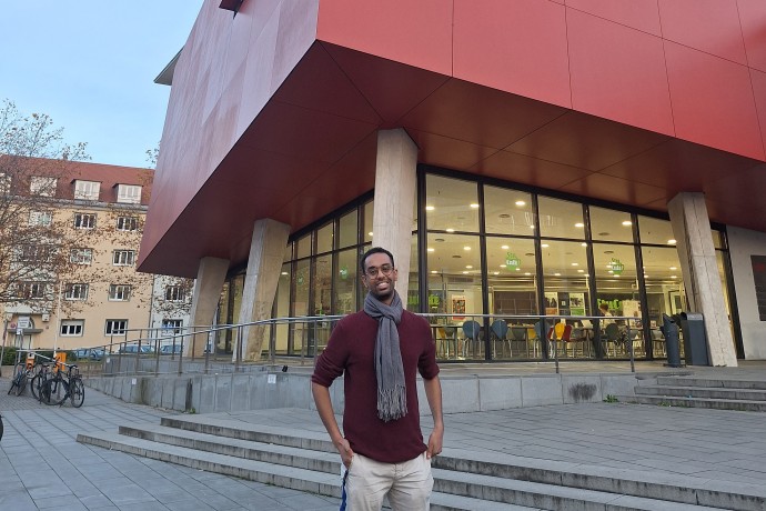 Billal Higo roter Würfel