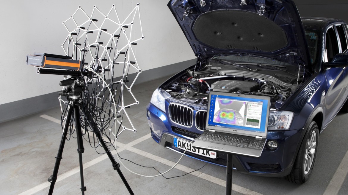 Akustische Kamera am Auto im Versuchsaufbau. An der Hochschule München kann man Akustik mit Praxisbezug studieren. (Foto: Hochschule München) Akustische Kamera am Auto im Versuchsaufbau. An der Hochschule München kann man Akustik mit Praxisbezug studieren.