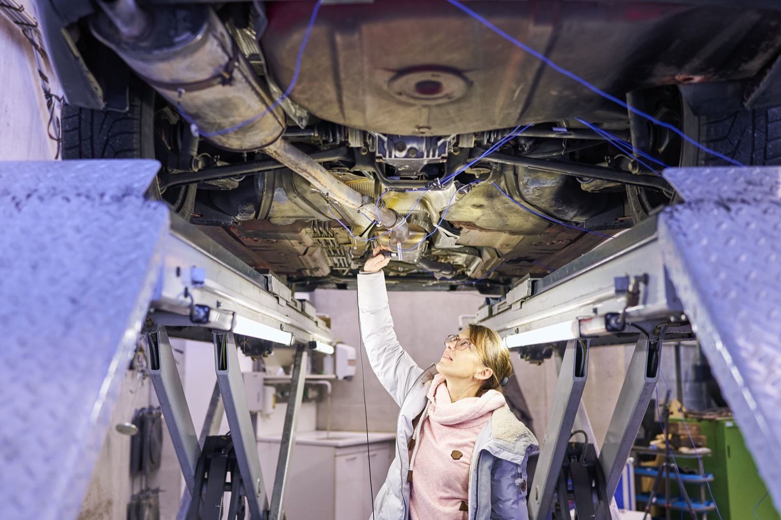 Schwingungsverhalten Impulshammer-Methode Uebertragungsfunktionen (Julia Bergmeister) Schwingungsverhalten Impulshammer-Methode Uebertragungsfunktionen