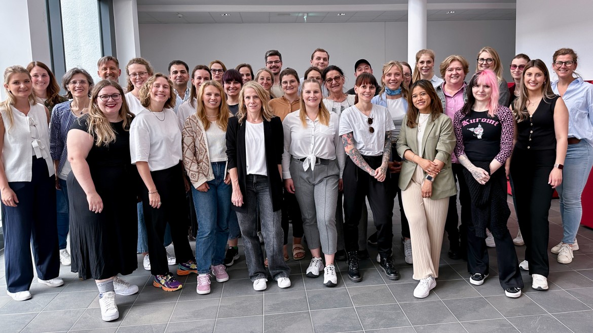 Gruppenbild aller Anwesenden