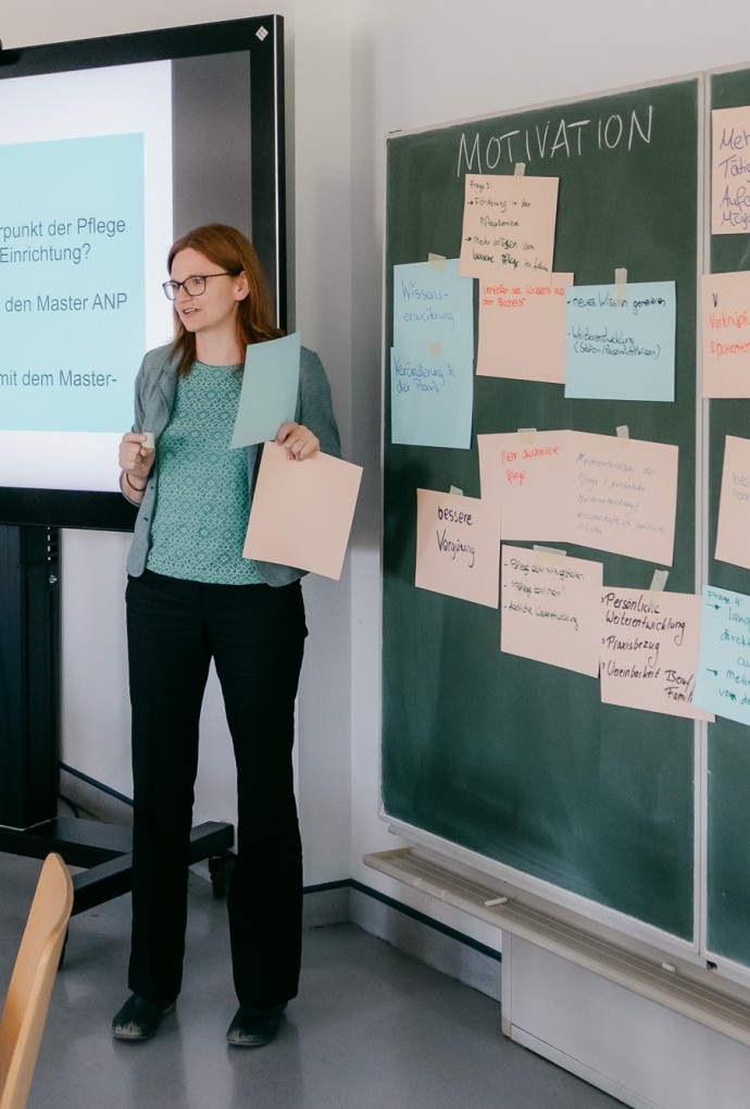 Studierende stellt ihre Motivation und ihre Ziele vor