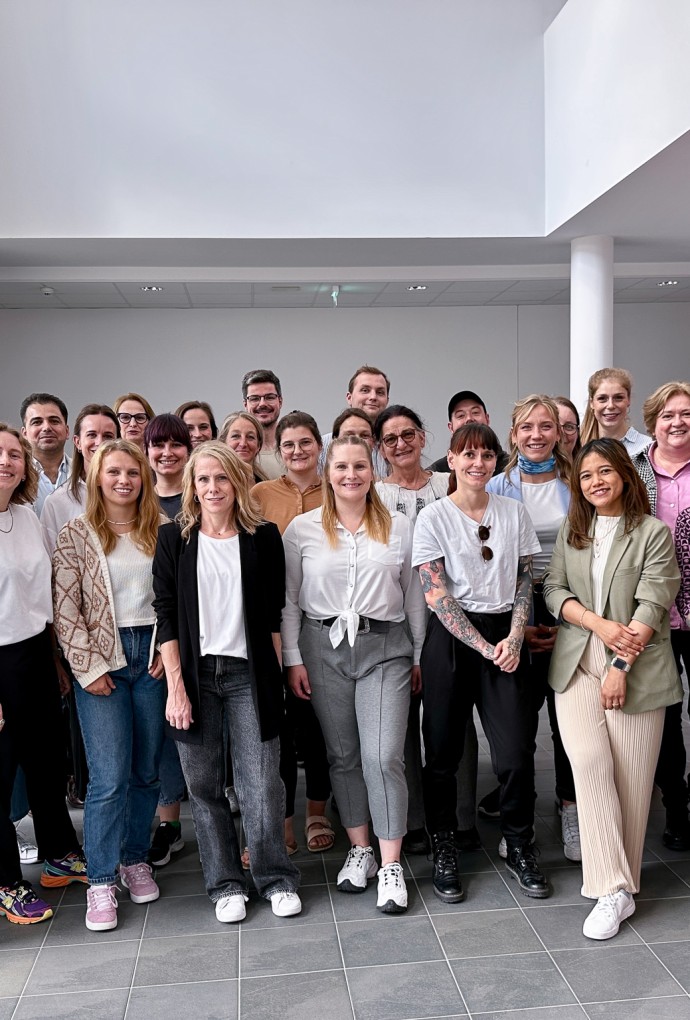 Gruppenbild aller Anwesenden