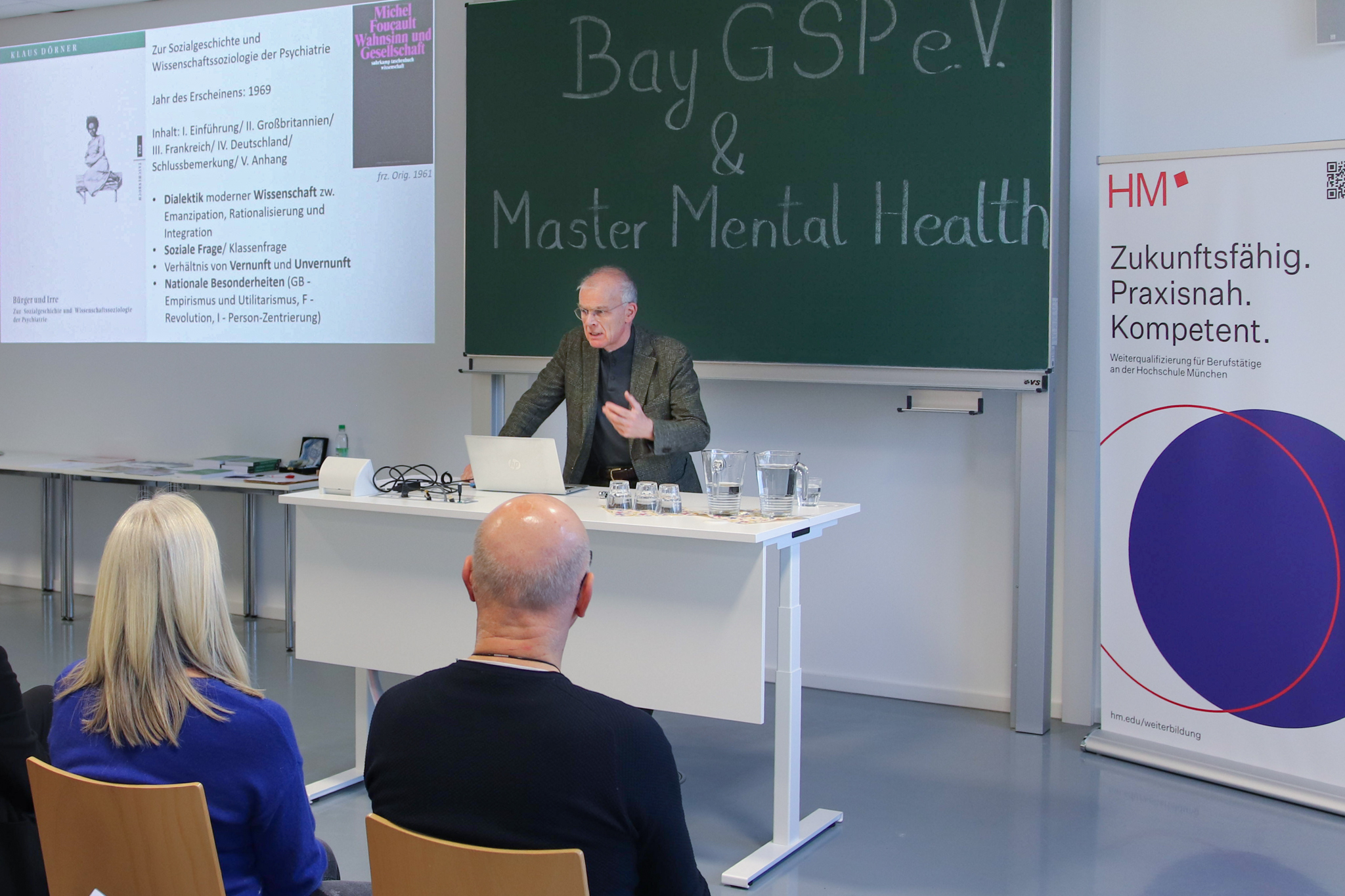 Prof. Dr. Thomas Becker hält seinen Vortrag.