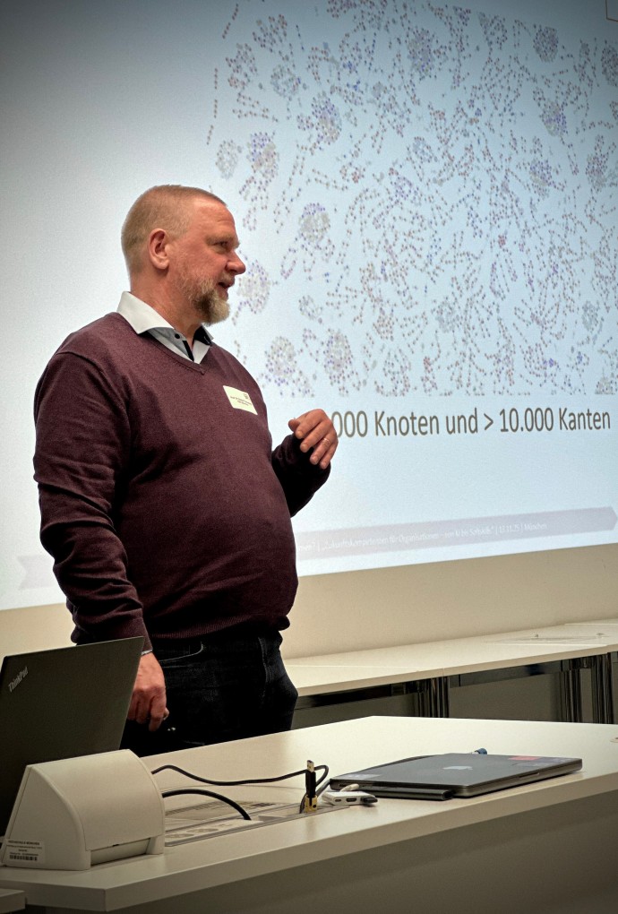 Prof. Dr. Daniel Flemming während seines Vortrags