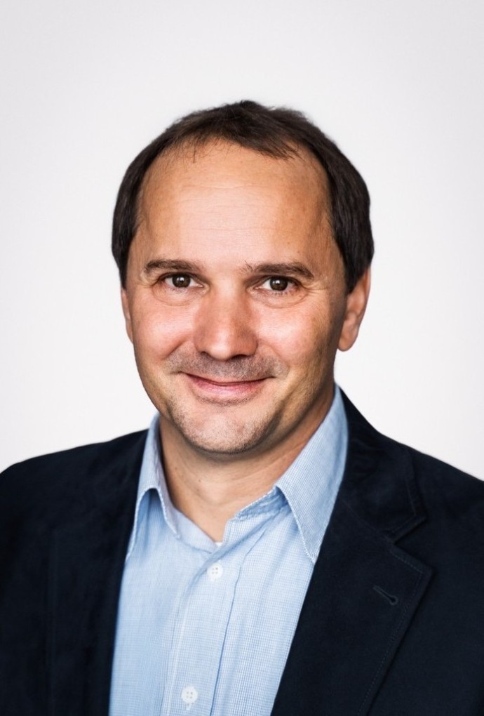 Prof. Dr. Tobias Linse