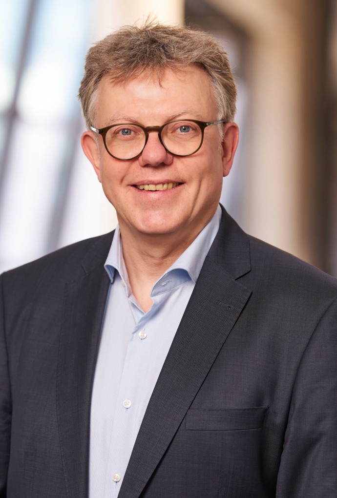 Prof. Dr. Jan Philipps