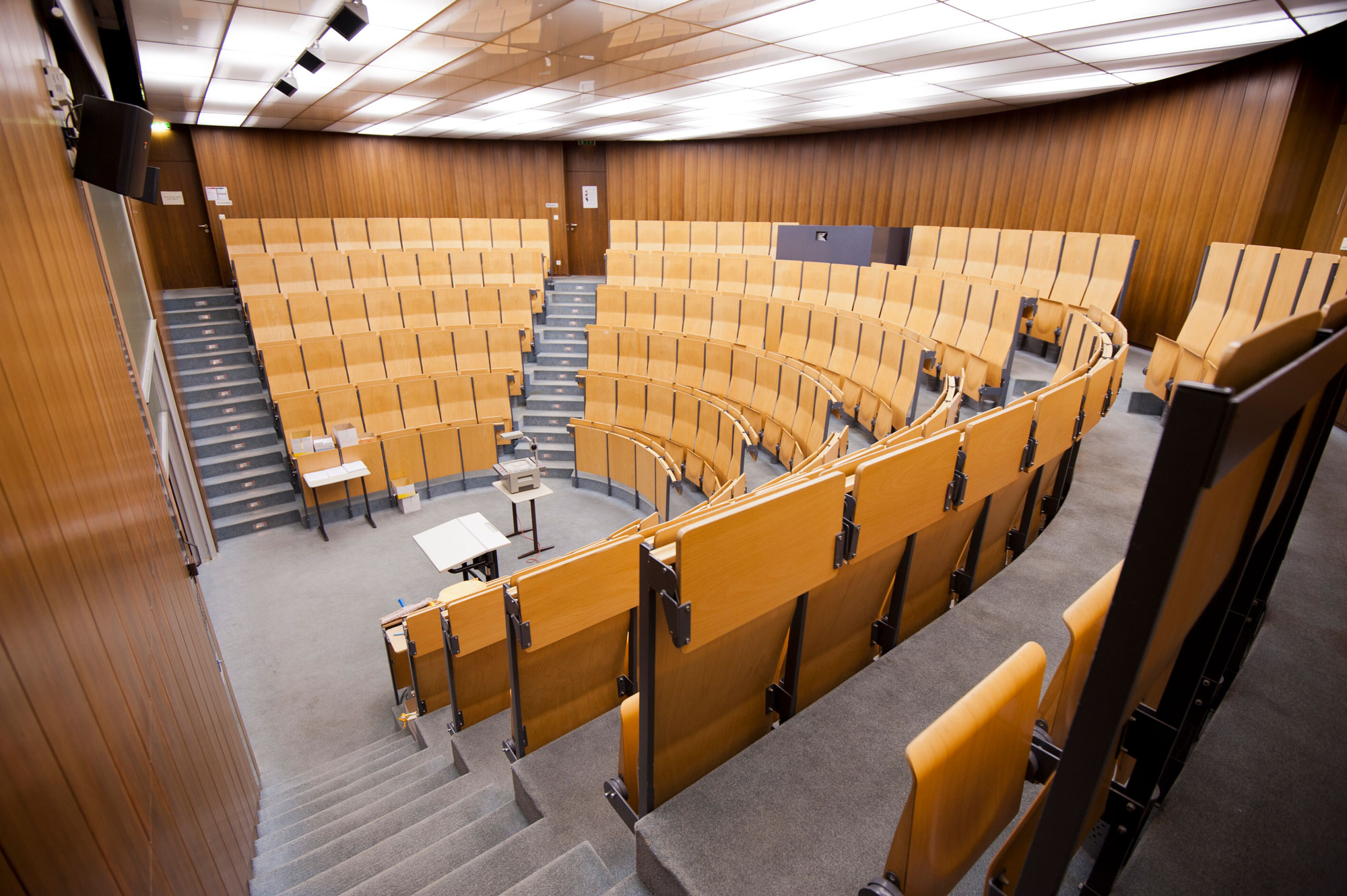 Hörsaal im Gebäude Karlstraße 6