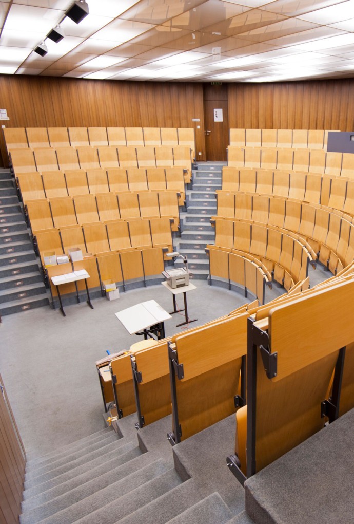 Hörsaal im Gebäude Karlstraße 6