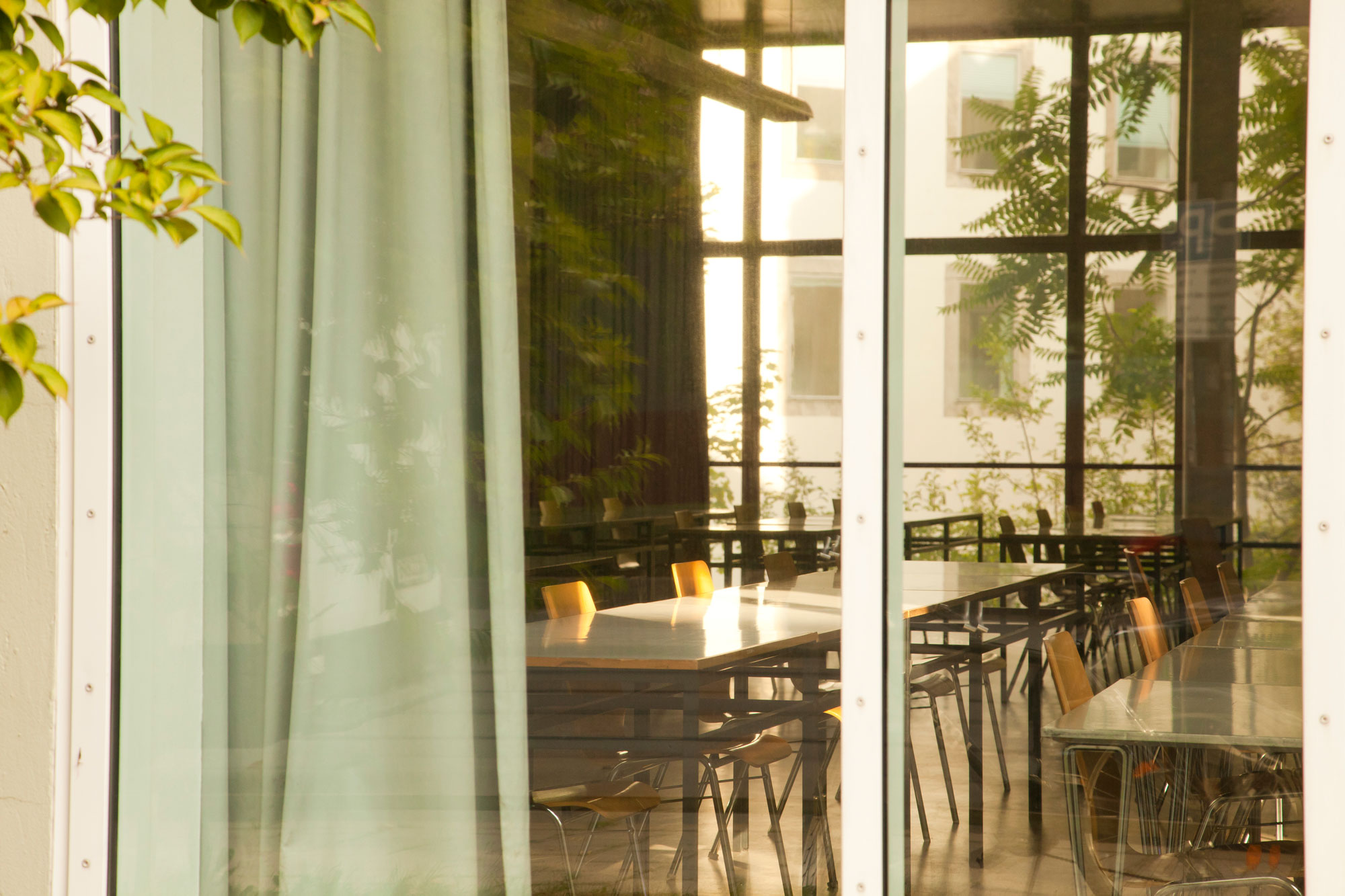 Blick in einen Seminarraum des Gebäudes Karlstraße 6