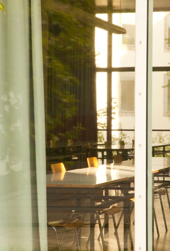 Blick in einen Seminarraum des Gebäudes Karlstraße 6