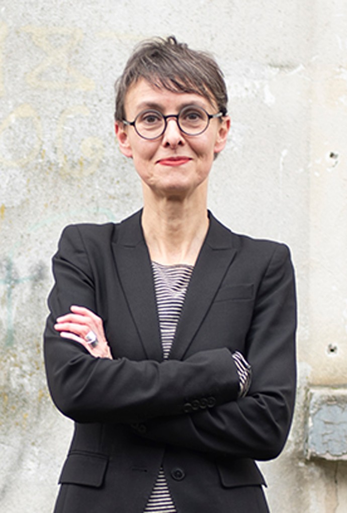 Portrait von Prof. Claudia Schmidt