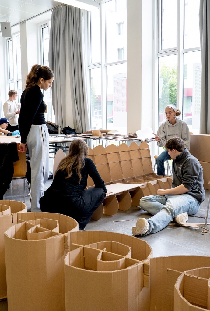 Erstsemesterwoche Bachelor 2025 | Objekte zum Verweilen