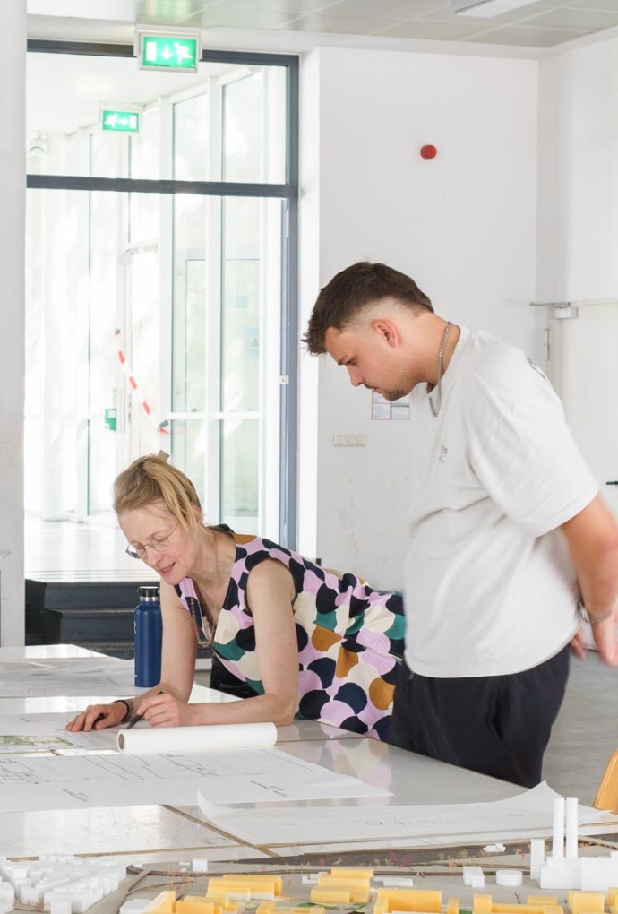 Eindrücke aus dem Studienalltag Bachelor Architektur – Studierende arbeiten am Entwurfsprojekt